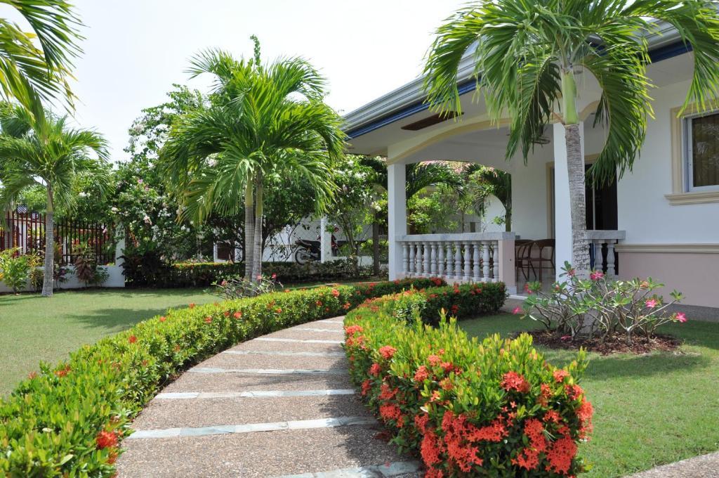 Olivia Resort Serviced Apartments And Bungalows Panglao Island Room photo