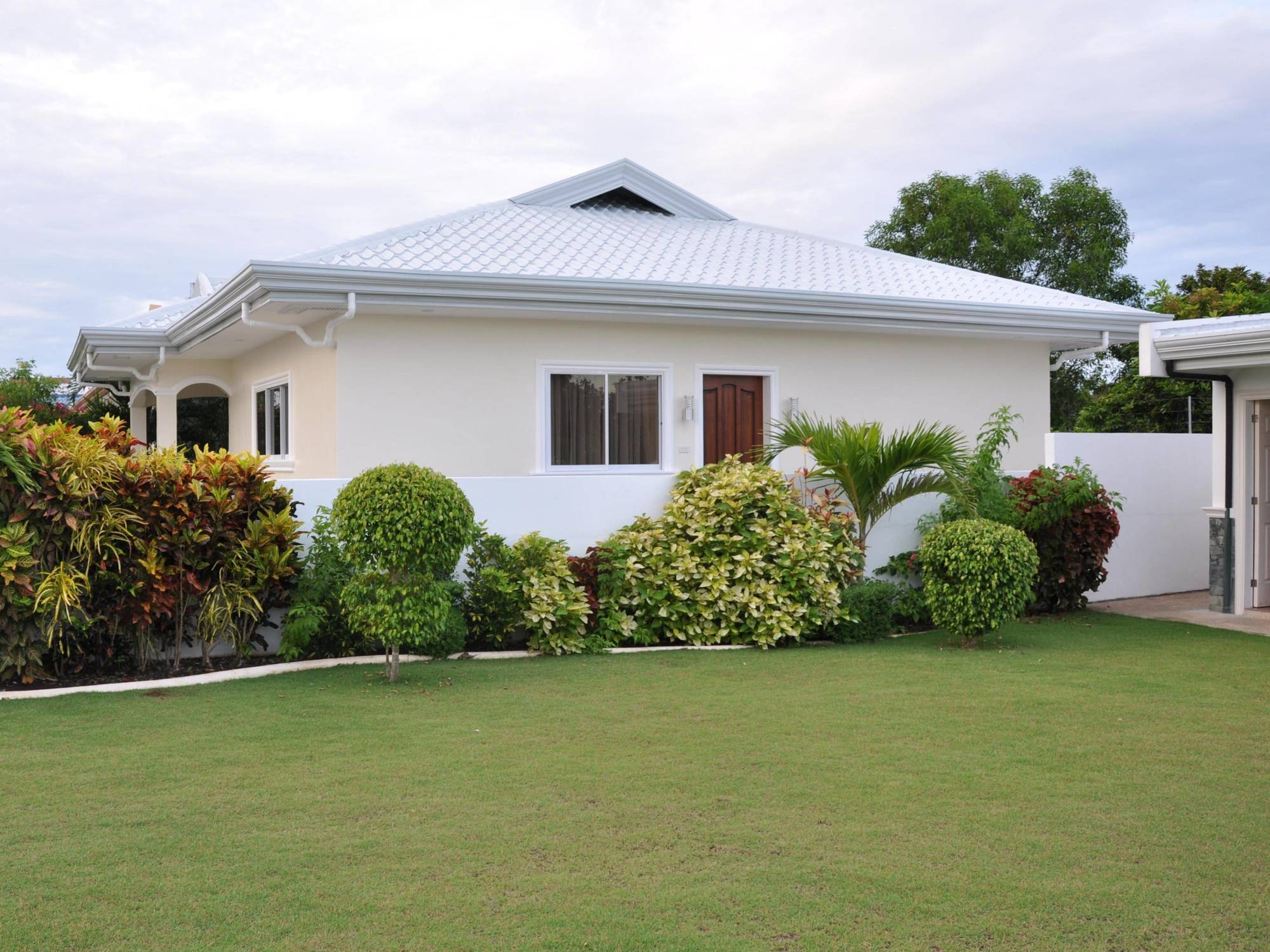 Olivia Resort Serviced Apartments And Bungalows Panglao Island Exterior photo